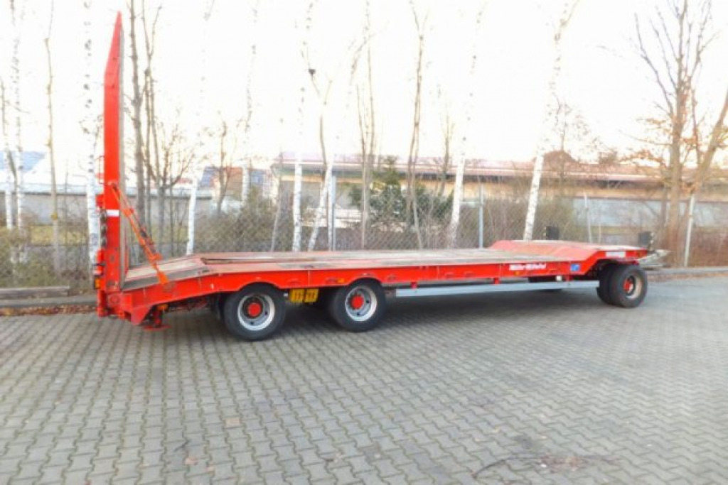 Müller Mitteltal T 3 3 Achs Tieflader- Anhänger - 低装载拖车:图1 Müller Mitteltal T 3 3 Achs Tieflader- Anhänger - 低装载拖车:图1
