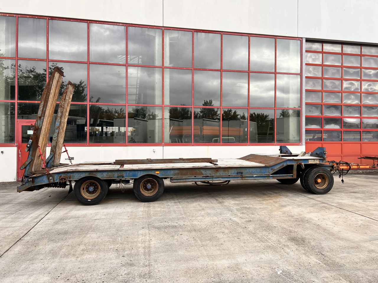 Müller Mitteltal T3  3 Achs Tieflader mit ABS - 低装载拖车:图1 Müller Mitteltal T3  3 Achs Tieflader mit ABS - 低装载拖车:图1