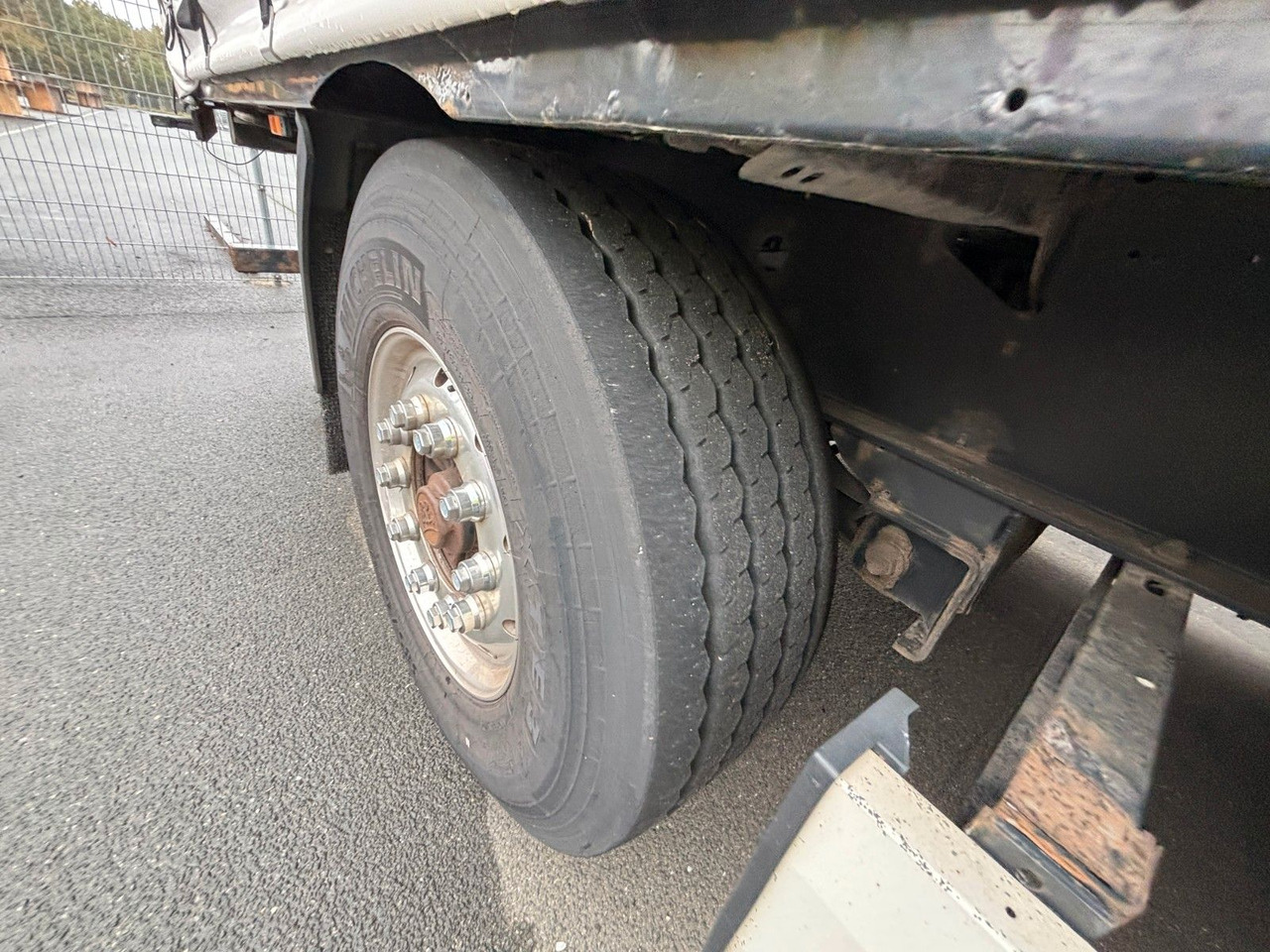 Krone SD Plane Mitnahmestapler Nachlaufachse - 侧帘半拖车:图5 Krone SD Plane Mitnahmestapler Nachlaufachse - 侧帘半拖车:图5