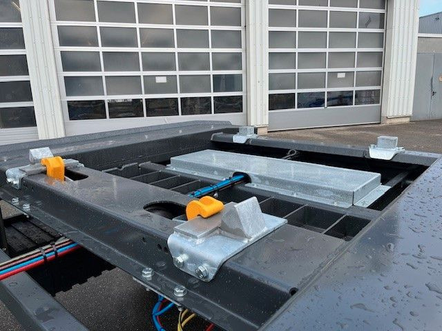 新的 滚出式/ 箕斗拖车 Außenroller 18 AR：图11