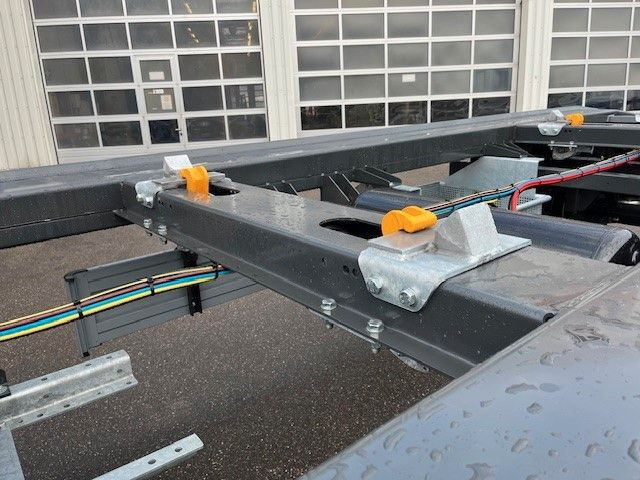 新的 滚出式/ 箕斗拖车 Außenroller 18 AR：图12