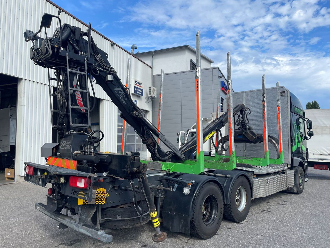 DAF FAT XF 530 SSC, Holztransport, Greifer mit Säge - 木材运输车, 起重车:图3 DAF FAT XF 530 SSC, Holztransport, Greifer mit Säge - 木材运输车, 起重车:图3