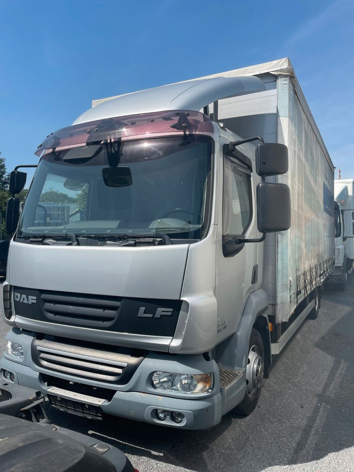 DAF LF45.180 - 侧帘货车:图2 DAF LF45.180 - 侧帘货车:图2