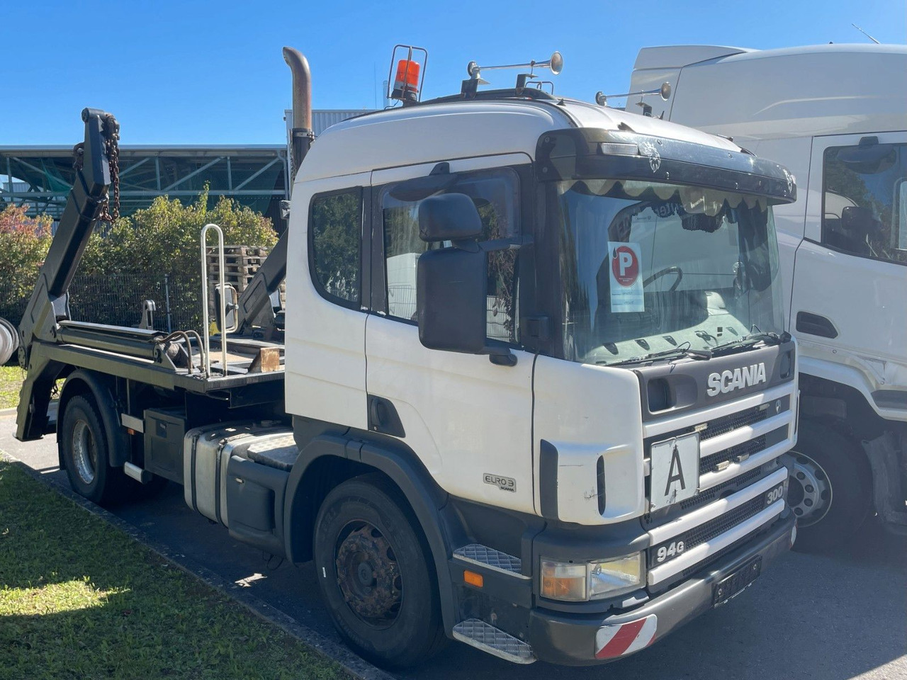 Scania B4X2 ATL, Absetzkipper - 翻斗车, 起重车:图1 Scania B4X2 ATL, Absetzkipper - 翻斗车, 起重车:图1