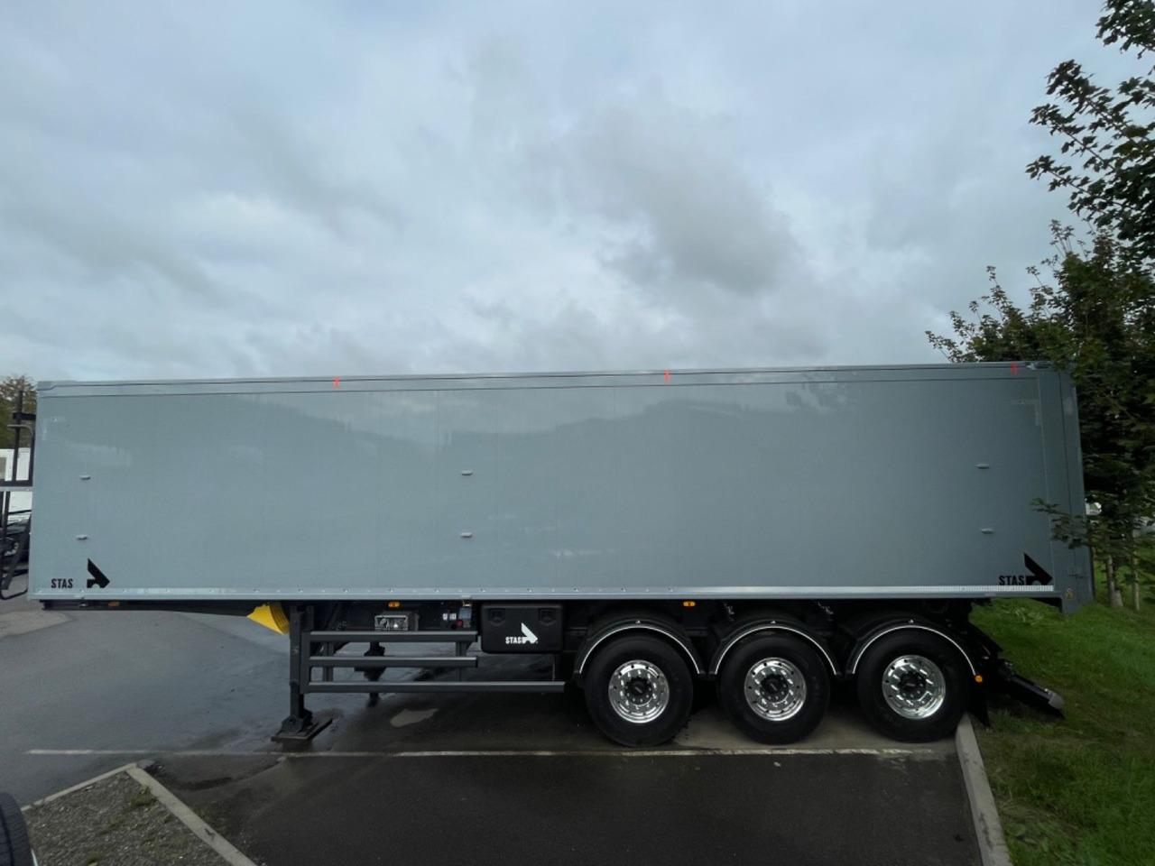 Stas AgroStar 56,1 cbm Stas AgroStar 56,1 cbm - 翻斗半拖车:图2 Stas AgroStar 56,1 cbm Stas AgroStar 56,1 cbm - 翻斗半拖车:图2