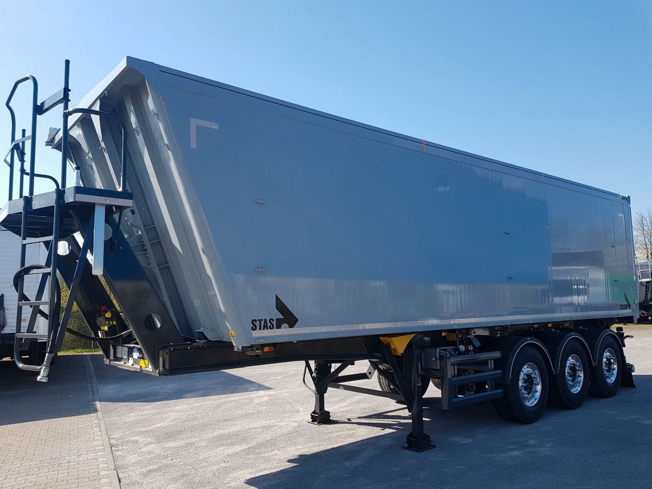 Stas agroSTAR 47,6 cbm Kippsattelauflieger Stas agroSTAR 47,6 cbm Kippsattelauflieger - 翻斗半拖车:图1 Stas agroSTAR 47,6 cbm Kippsattelauflieger Stas agroSTAR 47,6 cbm Kippsattelauflieger - 翻斗半拖车:图1