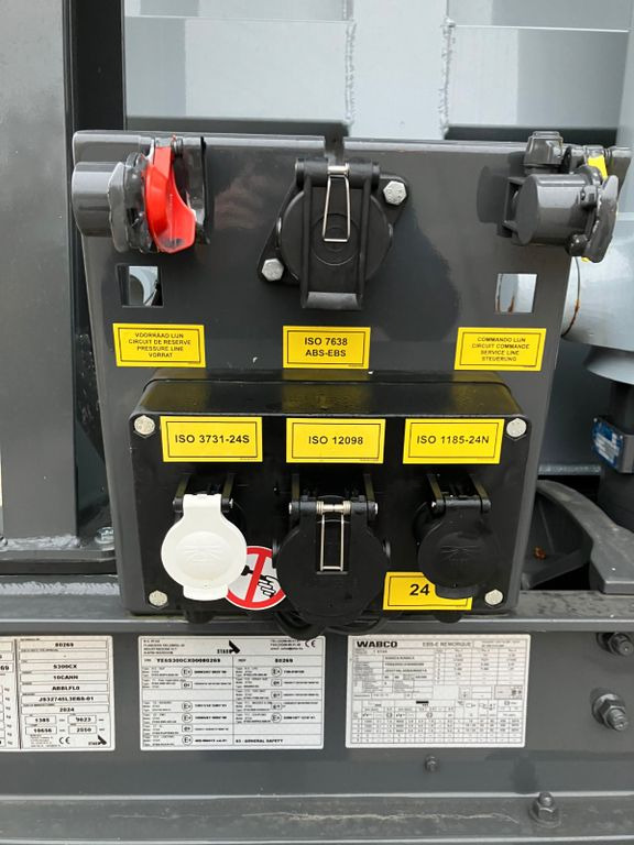 Stas agroSTAR 51,8 Kippsattelauflieger Stas agroSTAR 51,8 Kippsattelauflieger - 翻斗半拖车:图4 Stas agroSTAR 51,8 Kippsattelauflieger Stas agroSTAR 51,8 Kippsattelauflieger - 翻斗半拖车:图4