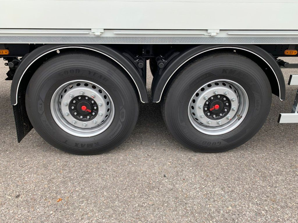 Zentralachsanhänger Swing-Board I tiefgekuppelt - 饮料运输拖车:图3 Zentralachsanhänger Swing-Board I tiefgekuppelt - 饮料运输拖车:图3