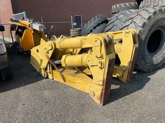 CAT D 8 R Ripper - 裂具 适用于 建筑机械:图1 CAT D 8 R Ripper - 裂具 适用于 建筑机械:图1