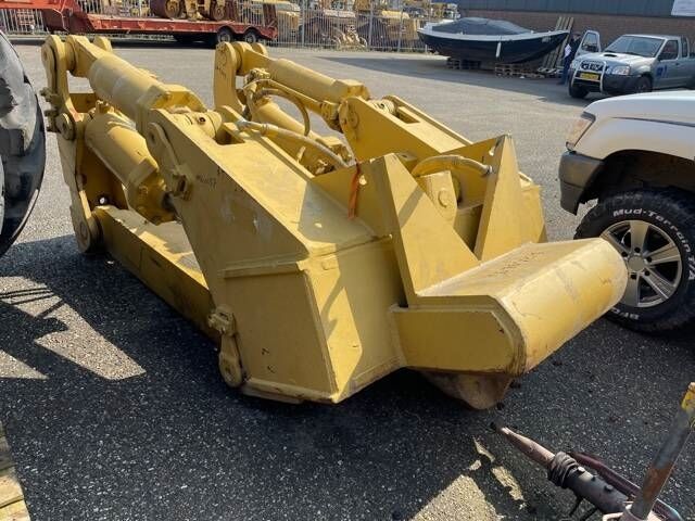 CAT D 8 R Ripper - 裂具 适用于 建筑机械:图3 CAT D 8 R Ripper - 裂具 适用于 建筑机械:图3