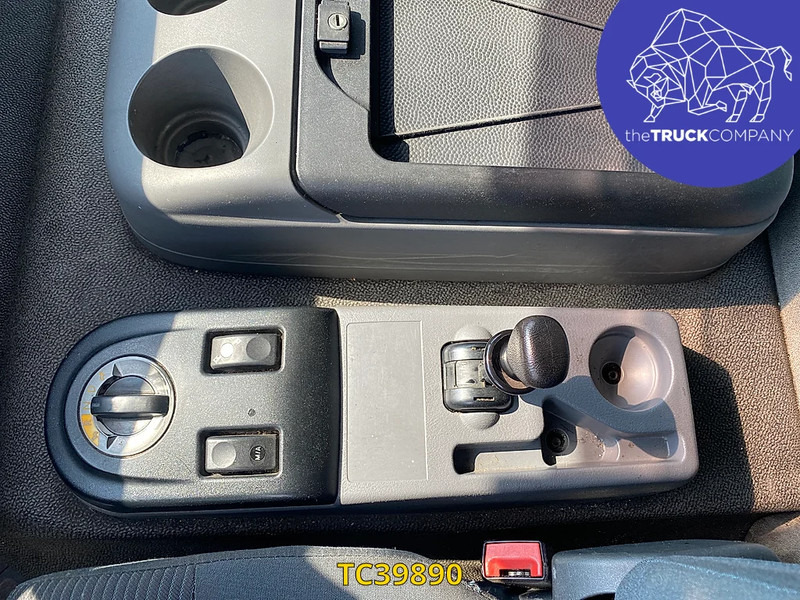 DAF LF 55 220 - 侧帘卡车:图4 DAF LF 55 220 - 侧帘卡车:图4