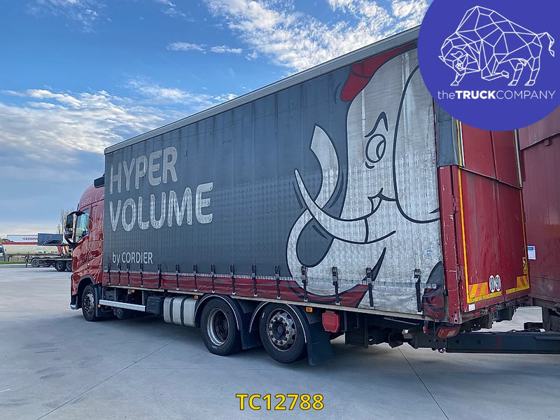 Volvo FH 500 - 侧帘卡车:图2 Volvo FH 500 - 侧帘卡车:图2