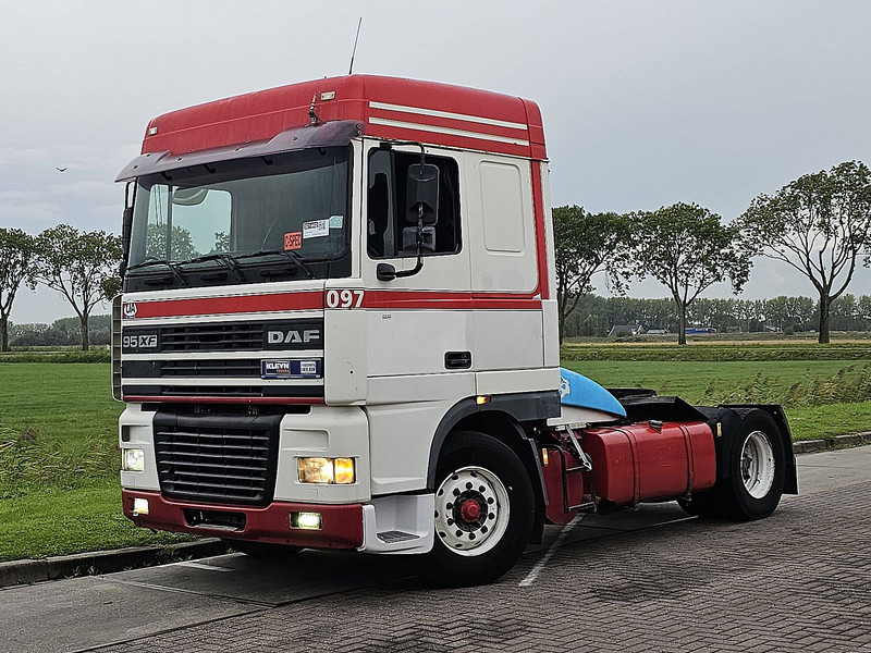 DAF XF 95.380 SPACECAB EURO 2 - 牵引车:图2 DAF XF 95.380 SPACECAB EURO 2 - 牵引车:图2