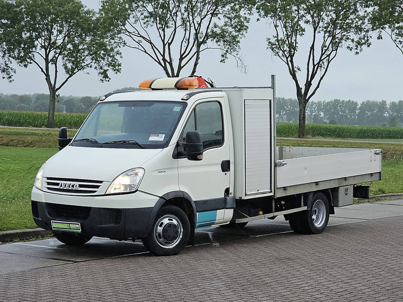 Iveco Daily 40C15 XL FASSI laadkraan - 平板货车:图2 Iveco Daily 40C15 XL FASSI laadkraan - 平板货车:图2