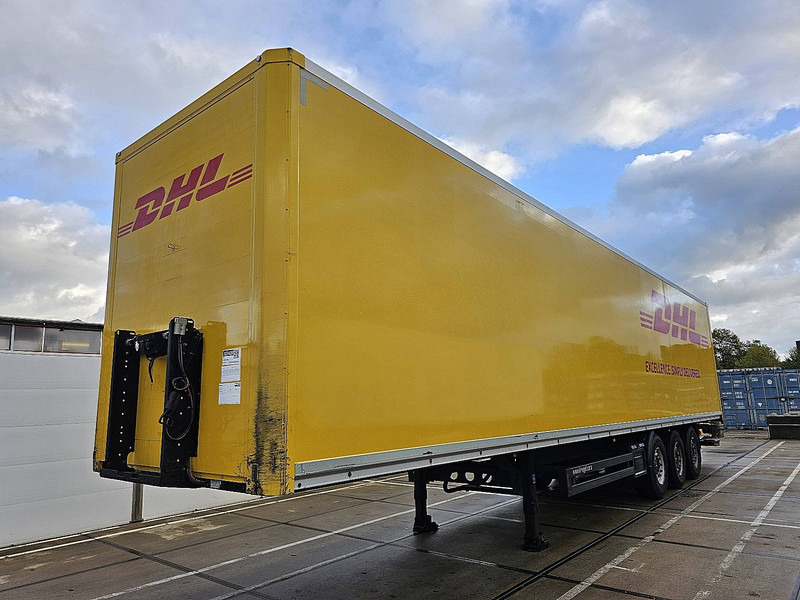 Kögel SKH24 LIFT AXLE TAILLIFT - 封闭厢式半拖车:图1 Kögel SKH24 LIFT AXLE TAILLIFT - 封闭厢式半拖车:图1