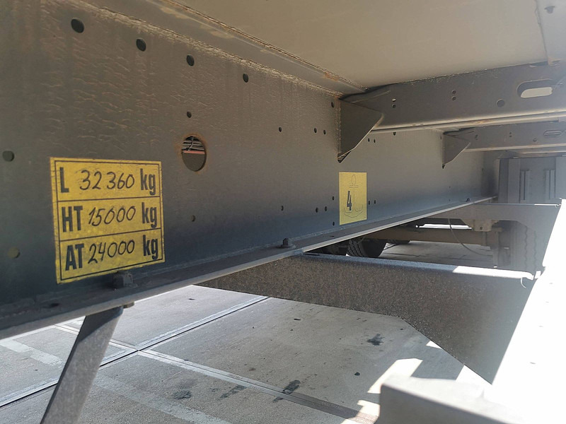 侧帘半拖车 Krone SDP 02 BÄR 2 TONS TAILLIFT:图11 侧帘半拖车 Krone SDP 02 BÄR 2 TONS TAILLIFT:图11