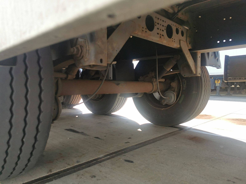 侧帘半拖车 Krone SDP 02 BÄR 2 TONS TAILLIFT:图9 侧帘半拖车 Krone SDP 02 BÄR 2 TONS TAILLIFT:图9