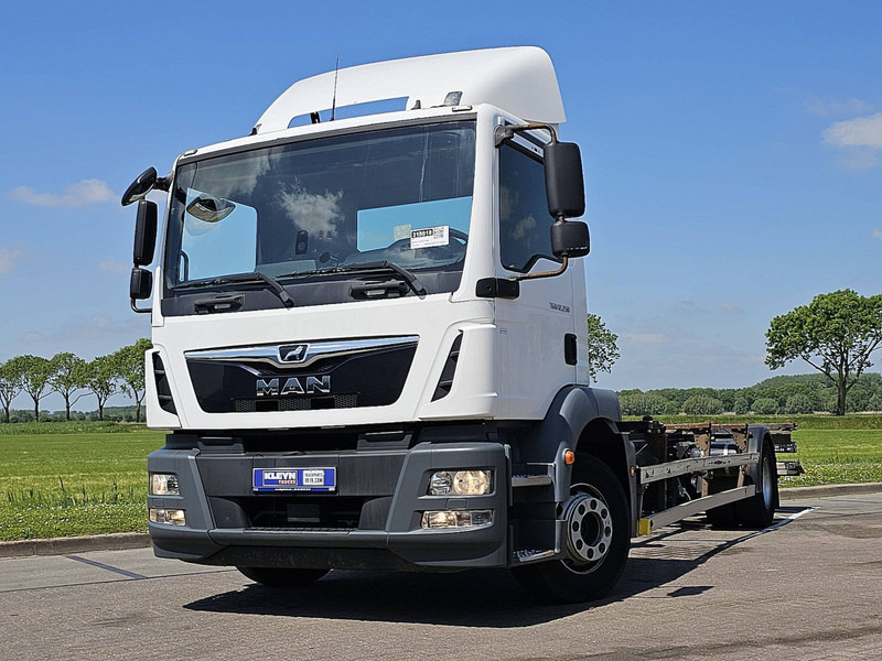 MAN 12.250 TGM LL AIRCO TAILLIFT - 集装箱运输车/ 可拆卸车身的卡车:图1 MAN 12.250 TGM LL AIRCO TAILLIFT - 集装箱运输车/ 可拆卸车身的卡车:图1