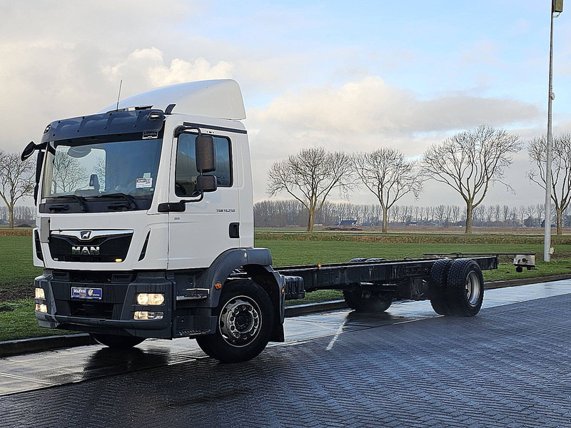 MAN 18.250 TGM 4X2 BL WB 620 AIRCO - 驾驶室底盘卡车:图2 MAN 18.250 TGM 4X2 BL WB 620 AIRCO - 驾驶室底盘卡车:图2