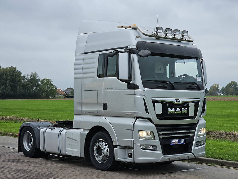 MAN 18.500 TGX XLX 2X TANK NIGHT AC - 牵引车:图5 MAN 18.500 TGX XLX 2X TANK NIGHT AC - 牵引车:图5