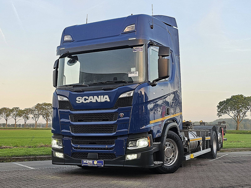 Scania R410 LNG - 集装箱运输车/ 可拆卸车身的卡车:图1 Scania R410 LNG - 集装箱运输车/ 可拆卸车身的卡车:图1