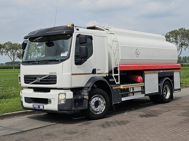 Volvo FE 260.18 - 罐车:图2 Volvo FE 260.18 - 罐车:图2