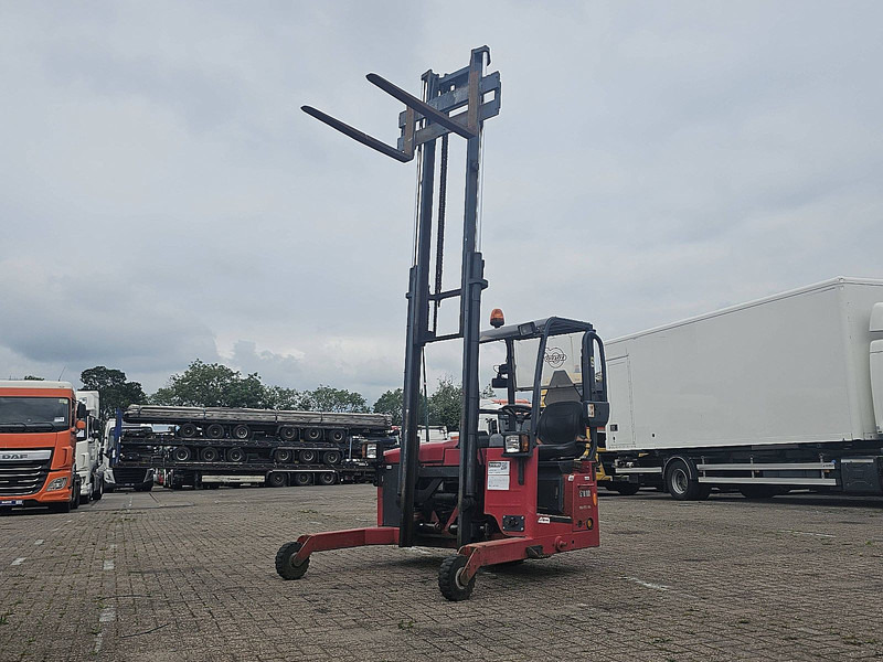 Moffet mounty M4 20.1 1WD 3.6M HIGH - 伸缩臂叉装车:图1 Moffet mounty M4 20.1 1WD 3.6M HIGH - 伸缩臂叉装车:图1