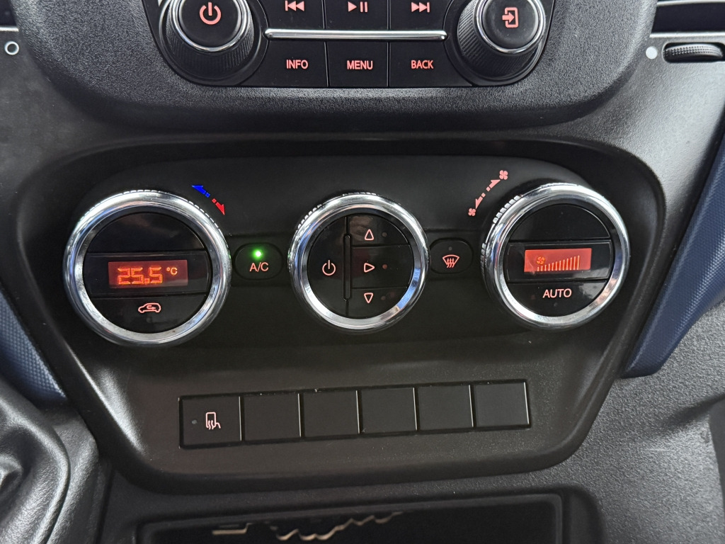 无侧窗厢式货车 Iveco Daily 35S14 CNG Erdgas Klimaaut. Sitzheizung：图14