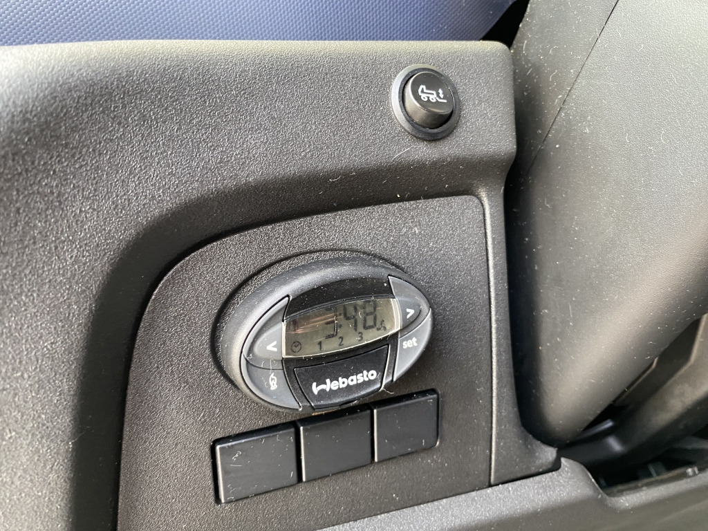 Iveco Daily 65C21 3,6m P+P+LBW Klima Automat. Webasto - 侧帘货车:图4 Iveco Daily 65C21 3,6m P+P+LBW Klima Automat. Webasto - 侧帘货车:图4