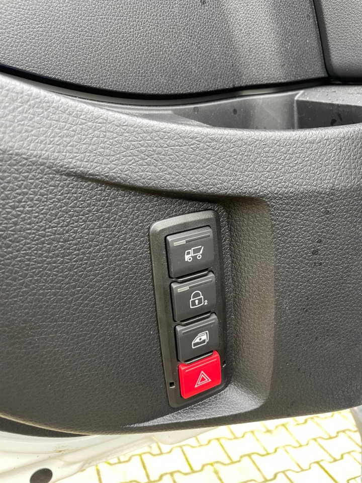 MAN TGM 12.290 Klimaauto. NAVI 7,9 Koffer+LBW Unfall - 厢式卡车:图5 MAN TGM 12.290 Klimaauto. NAVI 7,9 Koffer+LBW Unfall - 厢式卡车:图5