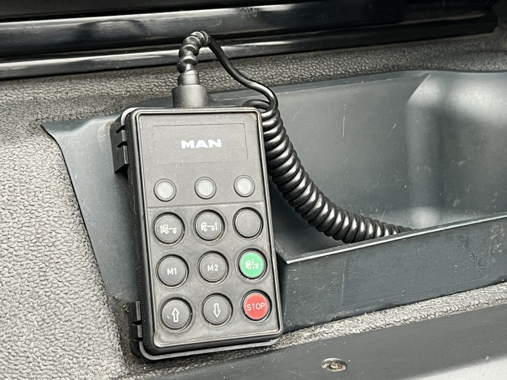 MAN TGX 18.440 XLX MEGA Klimaauto Motorbremse 2xTank - 牵引车:图4 MAN TGX 18.440 XLX MEGA Klimaauto Motorbremse 2xTank - 牵引车:图4