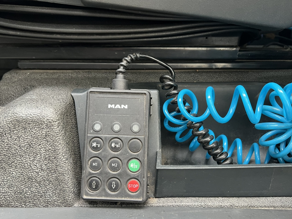 MAN TGX 18.440 XLX MEGA Klimaauto Motorbremse 2xTank - 牵引车:图5 MAN TGX 18.440 XLX MEGA Klimaauto Motorbremse 2xTank - 牵引车:图5