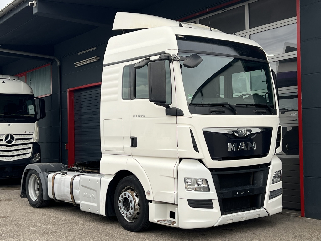 MAN TGX 18.440 XLX MEGA Klimaauto Motorbremse 2xTank - 牵引车:图1 MAN TGX 18.440 XLX MEGA Klimaauto Motorbremse 2xTank - 牵引车:图1