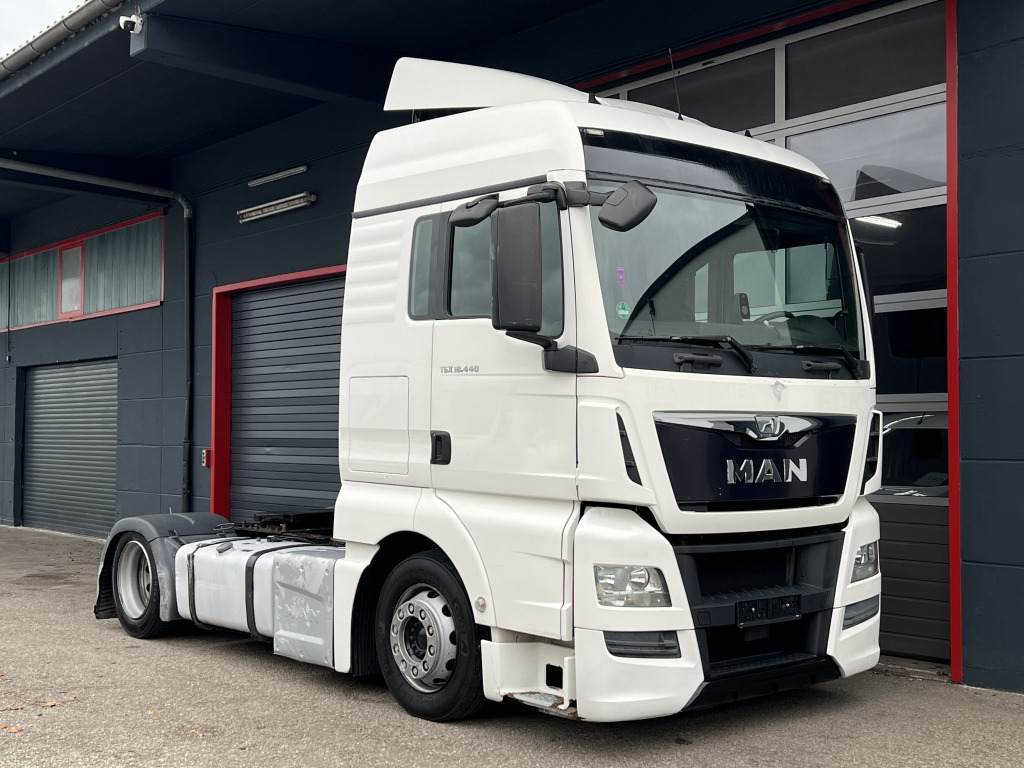 MAN TGX 18.440 XLX MEGA Klimaauto Motorbremse 2xTank - 牵引车:图1 MAN TGX 18.440 XLX MEGA Klimaauto Motorbremse 2xTank - 牵引车:图1