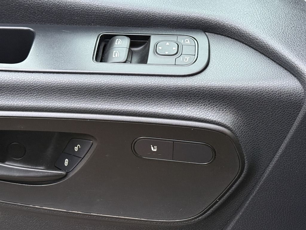 Mercedes-Benz Sprinter 319 CDI MAXII DOKA Klima LuftfederAHK - 侧帘货车, 康比货车:图4 Mercedes-Benz Sprinter 319 CDI MAXII DOKA Klima LuftfederAHK - 侧帘货车, 康比货车:图4