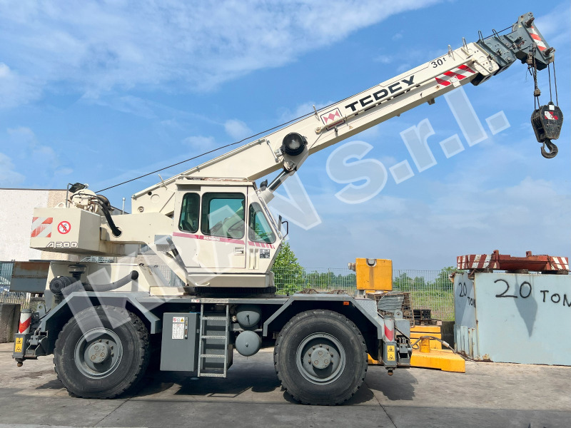 Terex A300 - 越野起重机:图1 Terex A300 - 越野起重机:图1