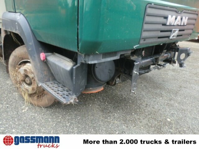 MAN L33 8.180 C 4x2, Unfallfahrzeug mit - 厢式卡车:图4 MAN L33 8.180 C 4x2, Unfallfahrzeug mit - 厢式卡车:图4