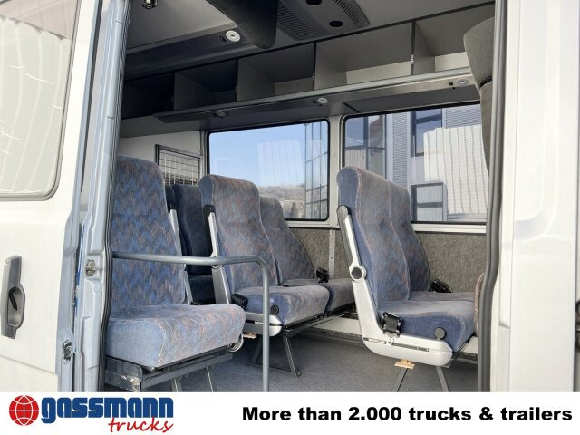 Mercedes-Benz 711 D-KA 4x2, Standklima, 11-Sitze, 2 x on stock - 小型巴士, 小型客车:图4 Mercedes-Benz 711 D-KA 4x2, Standklima, 11-Sitze, 2 x on stock - 小型巴士, 小型客车:图4