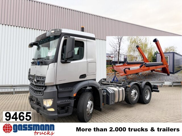 Mercedes-Benz Arocs 2542/45 L 6x2/4, Vorlauflenk-/liftachse, - 箕斗装载车:图1 Mercedes-Benz Arocs 2542/45 L 6x2/4, Vorlauflenk-/liftachse, - 箕斗装载车:图1