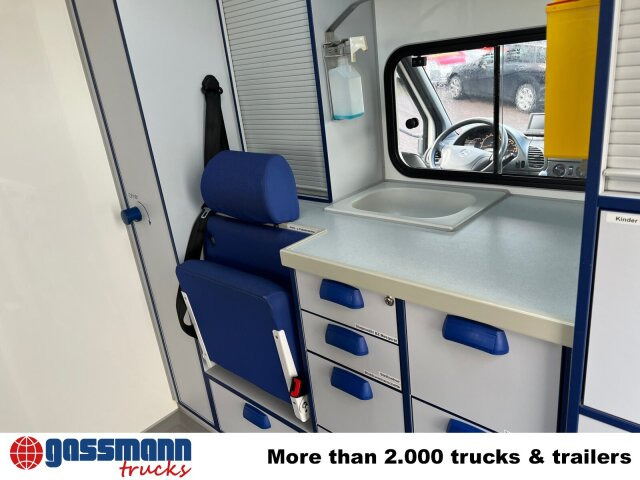 Mercedes-Benz Sprinter 313 CDI 4x2, Rettungswagen - 无侧窗厢式货车:图3 Mercedes-Benz Sprinter 313 CDI 4x2, Rettungswagen - 无侧窗厢式货车:图3
