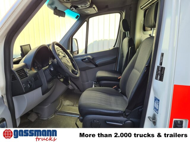 Mercedes-Benz Sprinter 316 KA 4x2, Rettungswagen - 无侧窗厢式货车:图5 Mercedes-Benz Sprinter 316 KA 4x2, Rettungswagen - 无侧窗厢式货车:图5