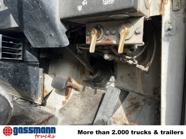 Saurer V5 4x2 - 栏板式/ 平板卡车:图3 Saurer V5 4x2 - 栏板式/ 平板卡车:图3