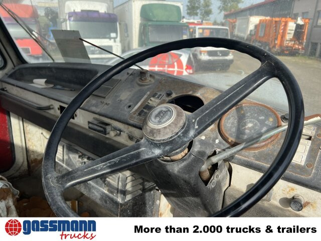 Saurer V5 4x2 - 栏板式/ 平板卡车:图2 Saurer V5 4x2 - 栏板式/ 平板卡车:图2