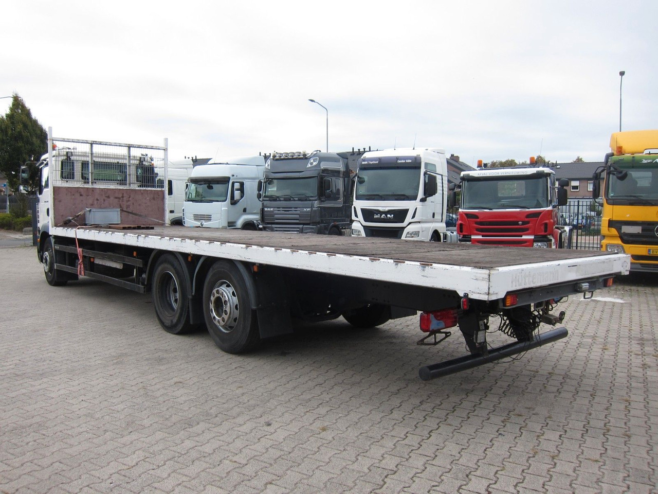 MAN TGM 26 340 6X2*4 BL Plateau Manual - 栏板式/ 平板卡车:图3 MAN TGM 26 340 6X2*4 BL Plateau Manual - 栏板式/ 平板卡车:图3