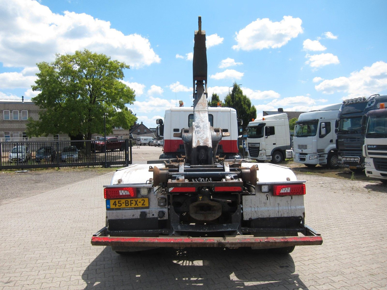 Scania P410 CB6X2 HSA Hyva 22T Haken E6 Liftachse - 吊钩升降车:图4 Scania P410 CB6X2 HSA Hyva 22T Haken E6 Liftachse - 吊钩升降车:图4