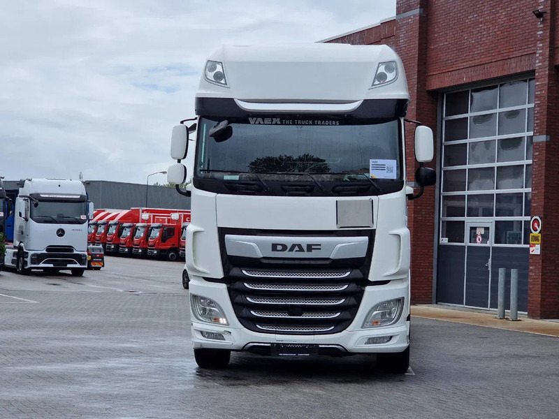 DAF XF 530 SuperSpaceCab 6x2*4 - Chassis 740 cm - Loadlift - Steering axle - Leather - - 驾驶室底盘卡车:图2 DAF XF 530 SuperSpaceCab 6x2*4 - Chassis 740 cm - Loadlift - Steering axle - Leather - - 驾驶室底盘卡车:图2
