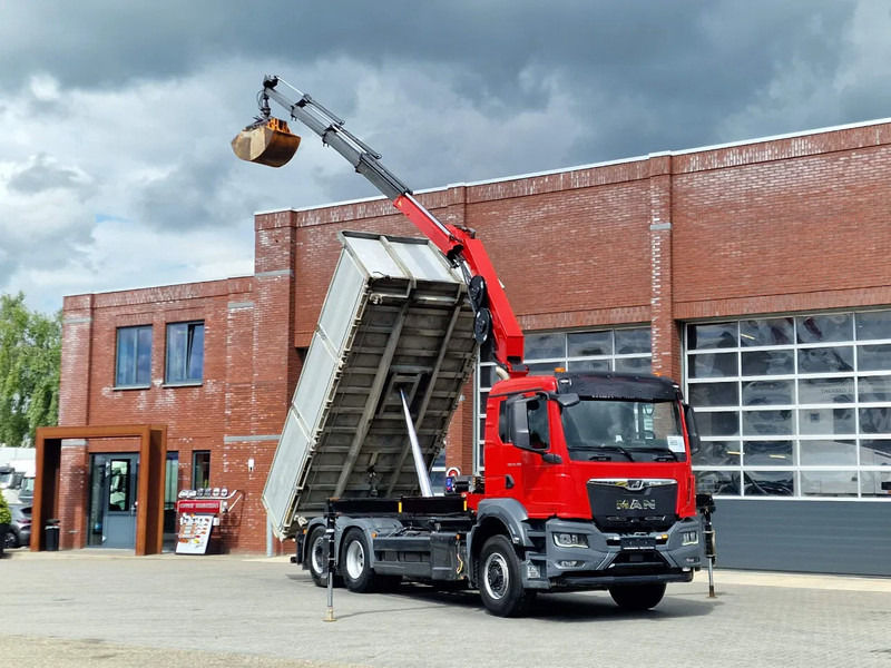 MAN TGS 26.360 6x4 Hydrodrive / Crane HMF1920K-RCS / 3 way tipper HMF / Low KM 110.700! - 起重车:图1 MAN TGS 26.360 6x4 Hydrodrive / Crane HMF1920K-RCS / 3 way tipper HMF / Low KM 110.700! - 起重车:图1