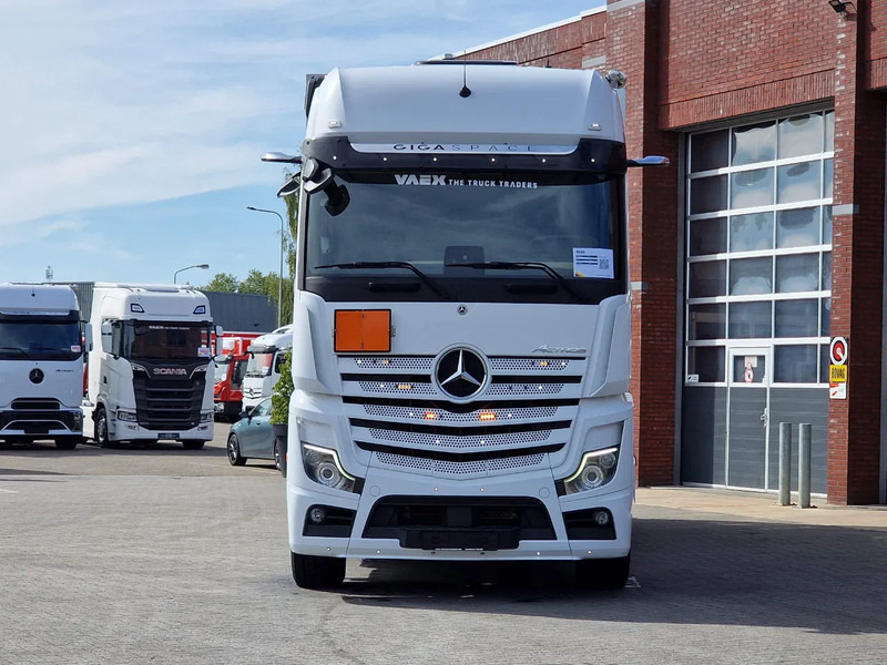 Mercedes-Benz Actros 2545 6x2*4 - Box with sidedoors - Loadlift - Steering axle - Full air - Camera - 厢式卡车:图2 Mercedes-Benz Actros 2545 6x2*4 - Box with sidedoors - Loadlift - Steering axle - Full air - Camera - 厢式卡车:图2