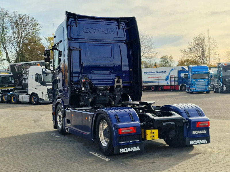 Scania 660S V8 NGS Highline 4x2 - Full spec - Retarder - Night Clima - Leather - Led - Full air - New Dashboard - 牵引车:图5 Scania 660S V8 NGS Highline 4x2 - Full spec - Retarder - Night Clima - Leather - Led - Full air - New Dashboard - 牵引车:图5