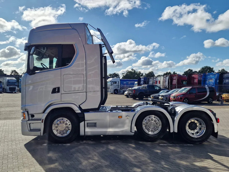 Scania 660S V8 NGS Highline 6x2/4 - New - Full spec - Retarder - Night clima - Led - Leather - Navi - 牵引车:图4 Scania 660S V8 NGS Highline 6x2/4 - New - Full spec - Retarder - Night clima - Led - Leather - Navi - 牵引车:图4